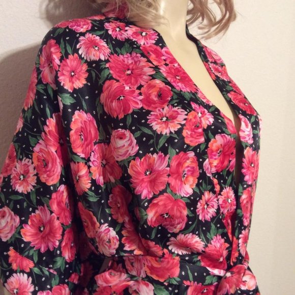 Floral Pink & Red Kimono robe with tie Satiny Short 35" length NWOT OS - Picture 3 of 7